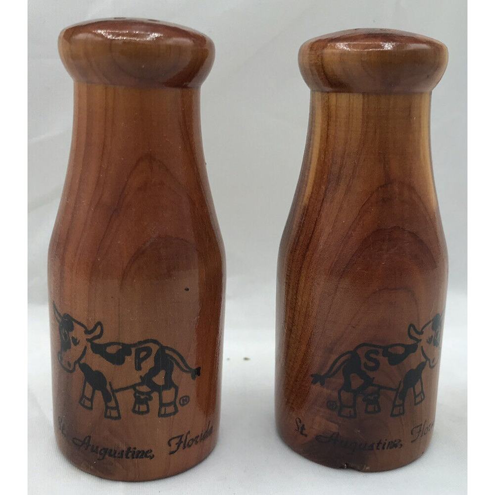 vintage salt and‎ pepper shakers St Augustine Florida Cedar Wood
